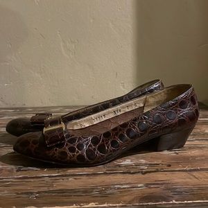 Salvatore Ferragamo vara flat size 7c